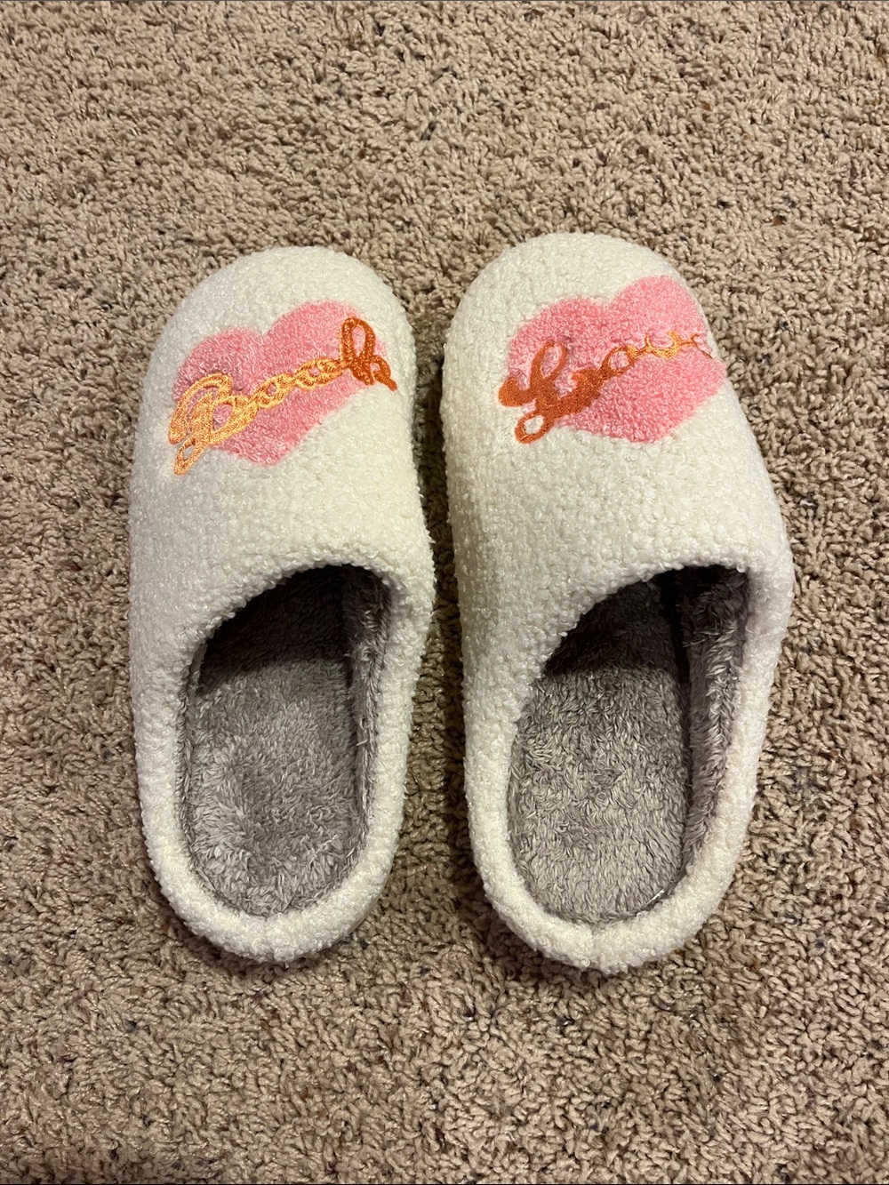 Plush White Bouclé Slippers with Pink Heart Accent